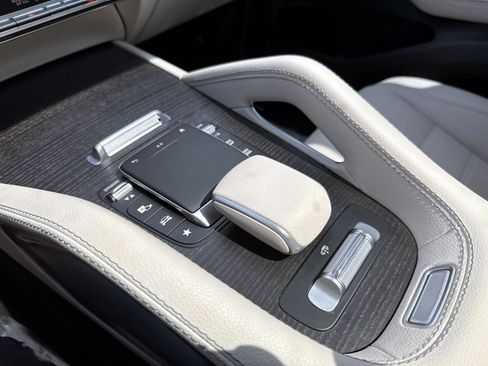 Used 2023 Mercedes-Benz GLS 580 4MATIC image 27