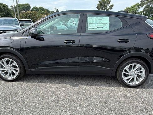 New 2027 Chevrolet Bolt LT w/ Comfort Package FWD image 8