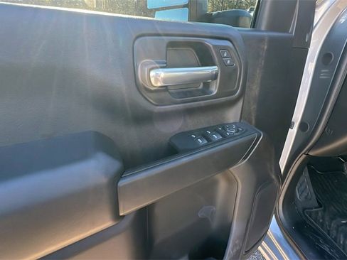 Used 2024 Chevrolet Silverado 2500 Custom w/ Custom Convenience Package image 12
