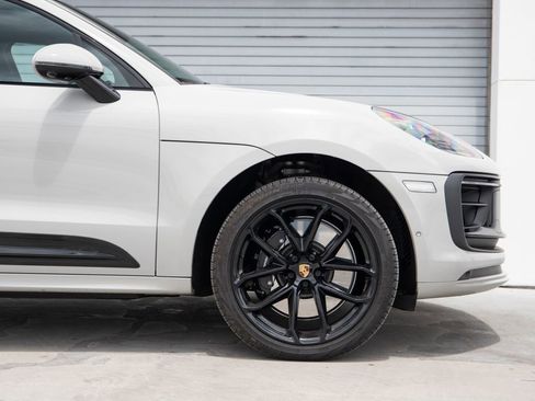 Certified 2025 Porsche Macan GTS AWD/4WD image 9