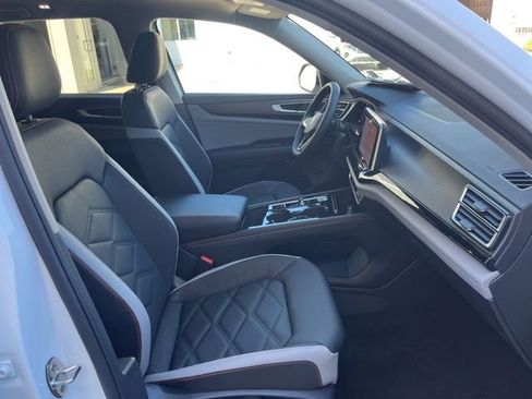 New 2026 Volkswagen Atlas Peak Edition image 33