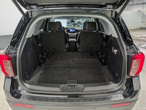 Used 2022 Ford Explorer XLT AWD/4WD image 16