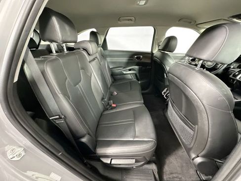 Used 2023 Kia Sorento S image 27