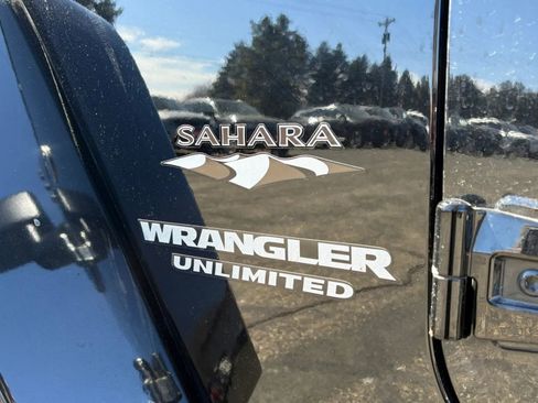 Used 2016 Jeep Wrangler Unlimited Sahara w/ Connectivity Group image 33
