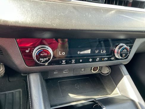 Used 2024 Mitsubishi Outlander SE AWD/4WD image 26