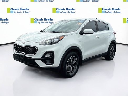 Used 2020 Kia Sportage LX AWD/4WD image 3