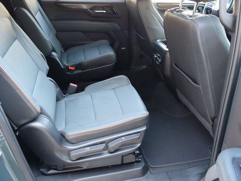 Used 2025 GMC Yukon XL AT4 AWD/4WD image 19