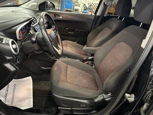 Used 2019 Chevrolet Sonic LT w/ Convenience Package FWD image 11