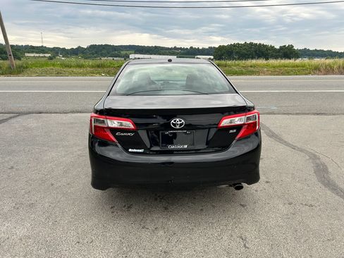 Used 2012 Toyota Camry SE FWD image 6