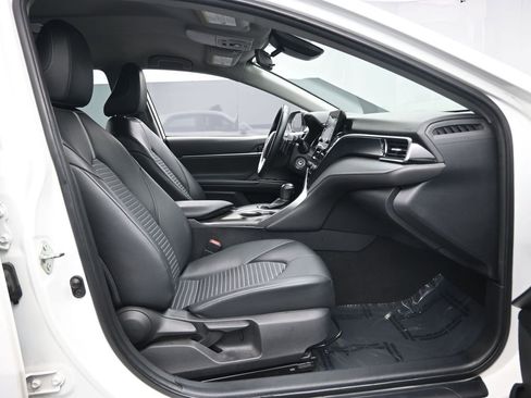 Used 2021 Toyota Camry SE w/ Carpet Mat Package (TMS) image 29