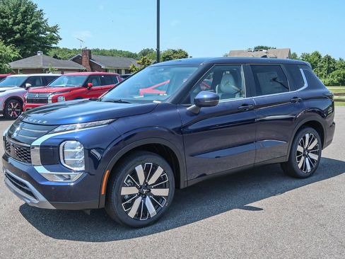 New 2025 Mitsubishi Outlander AWD image 4