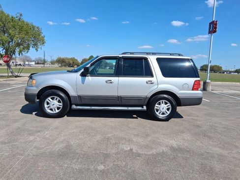 Used 2006 Ford Expedition XLT RWD image 3