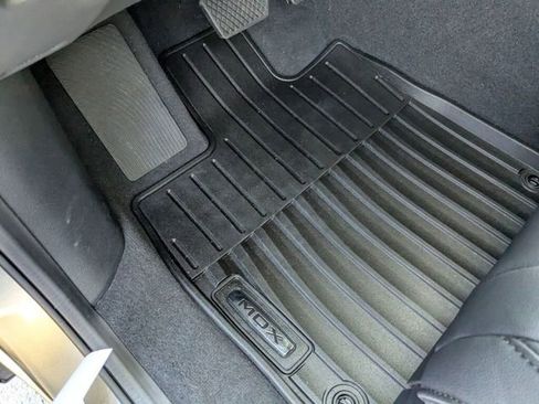 Certified 2025 Acura MDX SH-AWD image 32