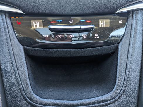 Used 2019 Cadillac XT5 Luxury image 22