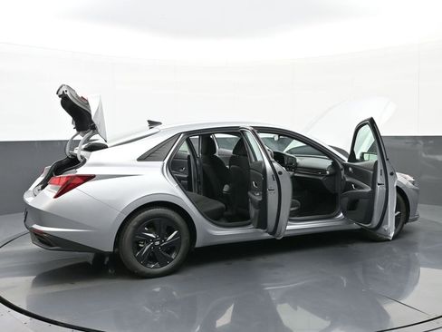 Used 2023 Hyundai Elantra SEL w/ Preferred Accessory Package FWD image 52