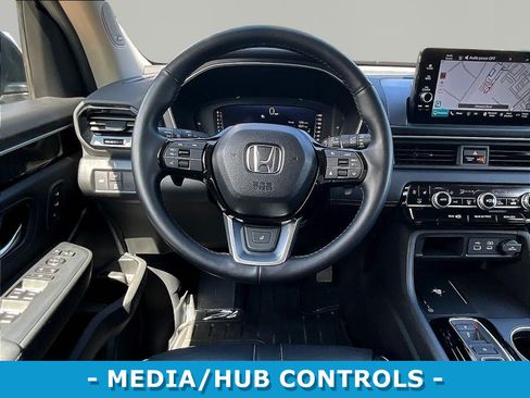 Used 2025 Honda Pilot Elite image 8