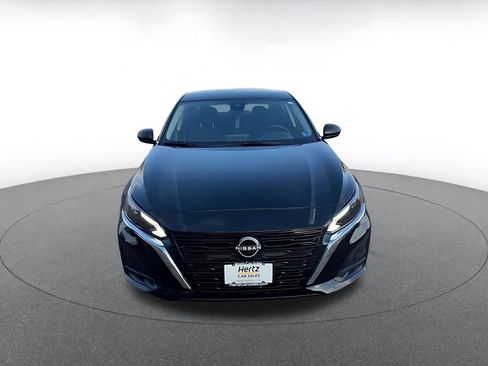 Used 2025 Nissan Altima 2.5 SV image 4