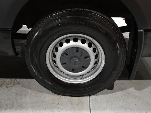 Used 2023 Mercedes-Benz Sprinter 2500 image 56