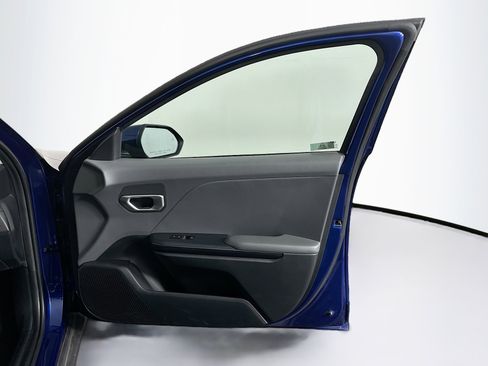 Used 2025 Kia K4 FWD image 32