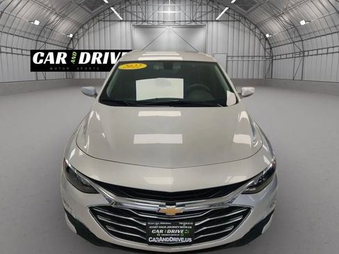 Used 2022 Chevrolet Malibu LT image 2