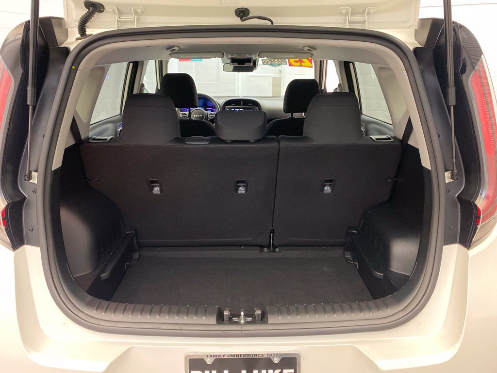 Used 2025 Kia Soul LX w/ LX Technology Package FWD image 22