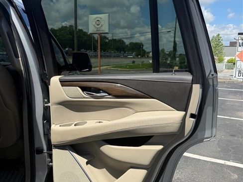 Used 2020 Cadillac Escalade Premium Luxury AWD/4WD image 42