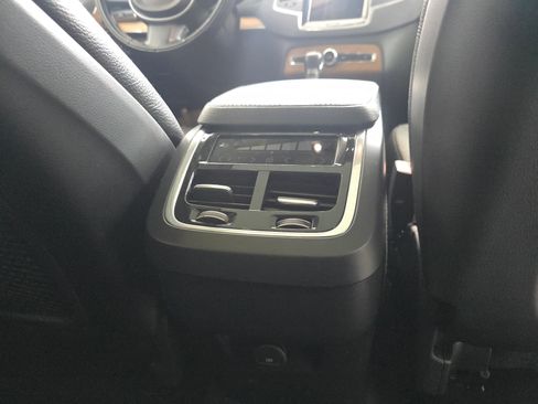 Used 2021 Volvo XC90 T6 Momentum image 26