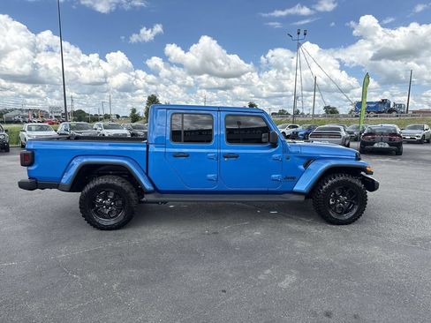 Used 2025 Jeep Gladiator Sport AWD/4WD image 14