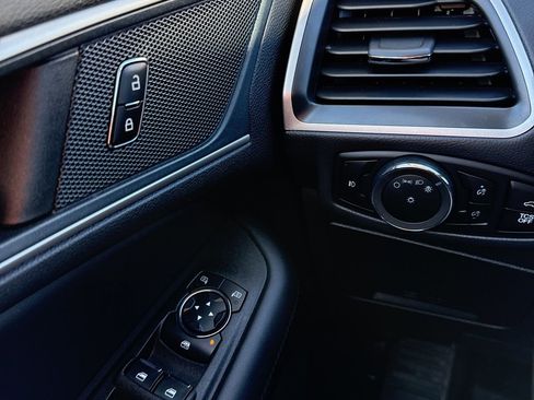 Used 2024 Ford Edge SEL w/ Convenience Package image 21