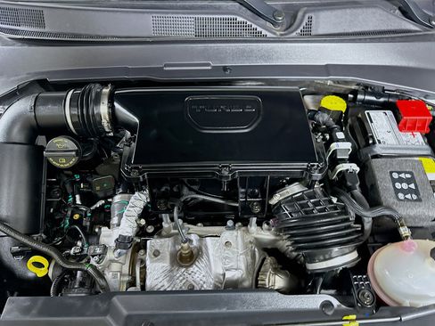 Used 2023 Jeep Compass Latitude image 32