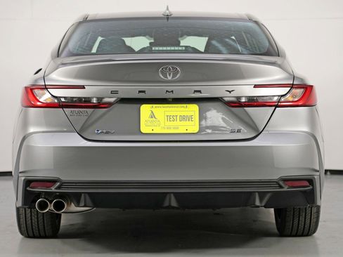 Used 2025 Toyota Camry SE w/ Convenience Package image 10