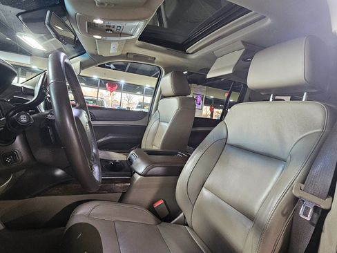 Used 2018 Chevrolet Suburban LT image 35