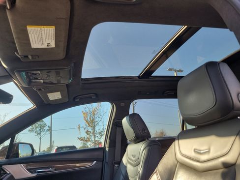 Used 2020 Cadillac XT6 Premium Luxury w/ Platinum Package image 22