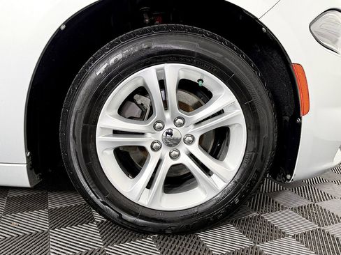 Used 2019 Dodge Charger SXT w/ Leather Interior Group image 49