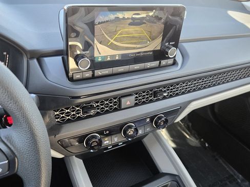 Used 2025 Honda Accord LX image 19