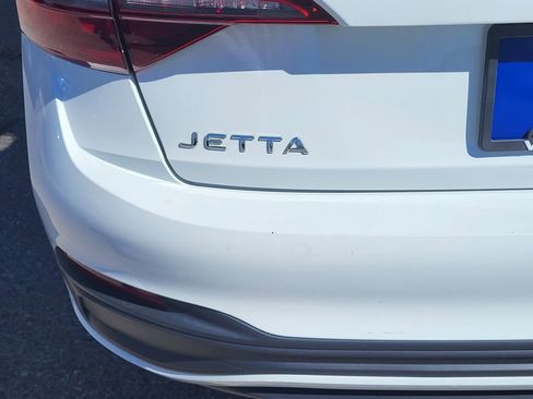 Used 2024 Volkswagen Jetta S image 11