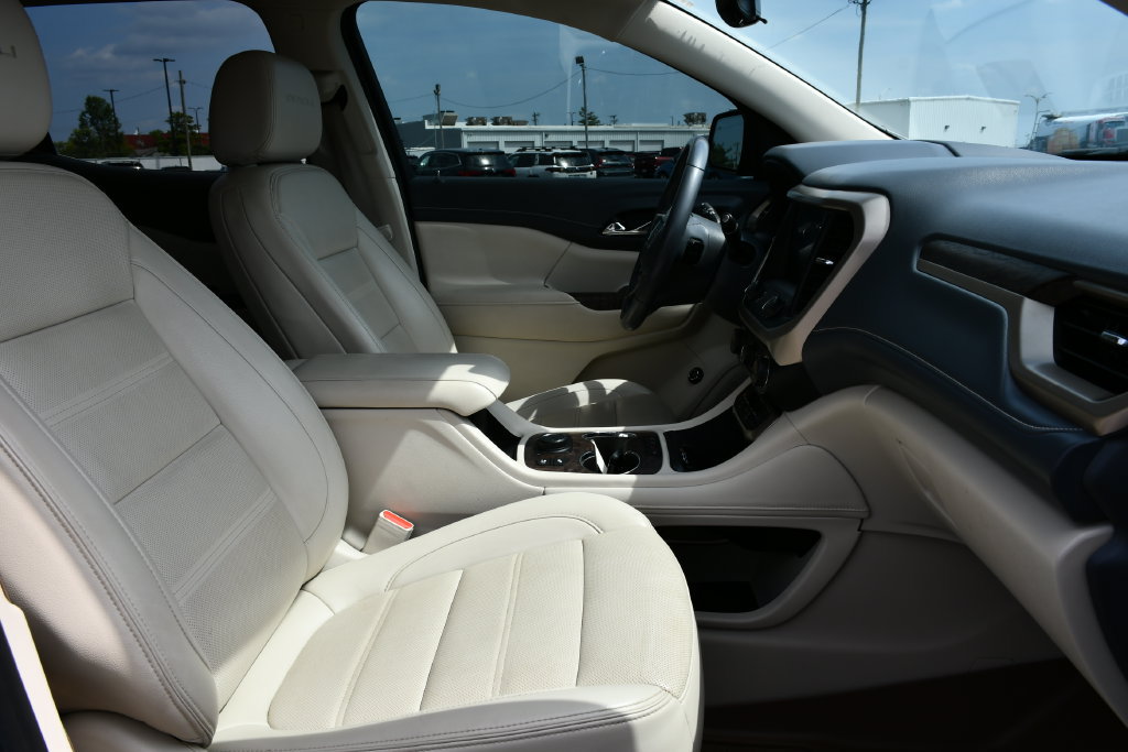 Used 2021 GMC Acadia Denali w/ Denali Technology Package FWD image 37