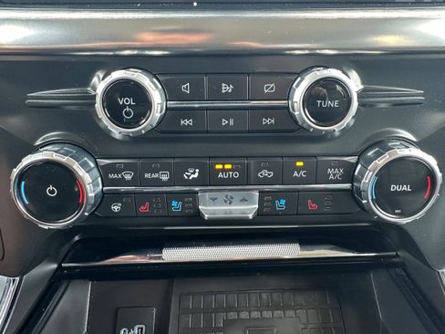 Used 2022 Ford F150 Lariat w/ Equipment Group 502A High AWD/4WD image 18