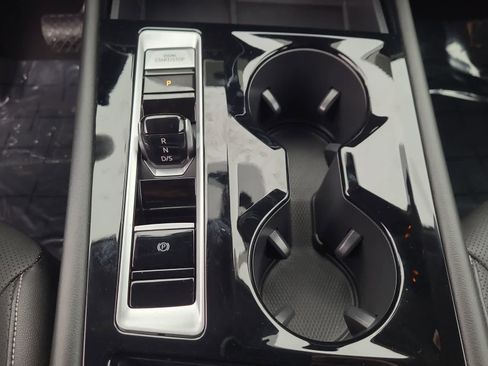 Used 2024 Volkswagen Atlas SE image 25