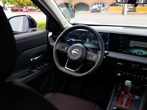 New 2026 Nissan Kicks SR w/ Cold Weather Package image 9