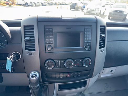 Used 2018 Mercedes-Benz Sprinter 2500 image 12