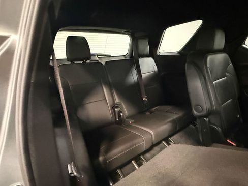 Used 2023 Chevrolet Traverse LT image 67