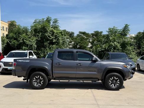Used 2023 Toyota Tacoma TRD Off-Road w/ Technology Package AWD/4WD image 4