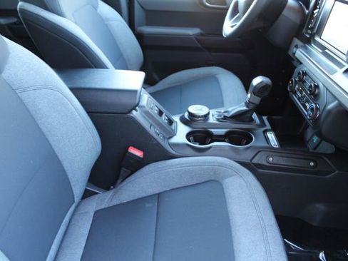 Used 2021 Ford Bronco 4-Door image 3