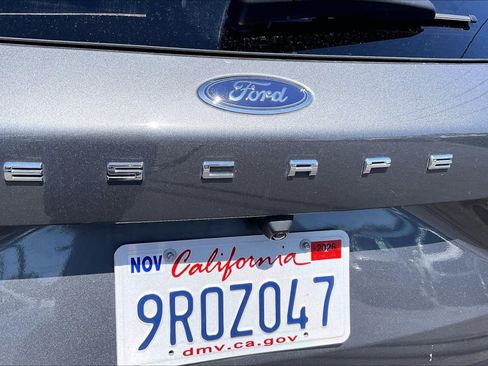 Used 2023 Ford Escape Active w/ Cold Weather Package FWD image 8