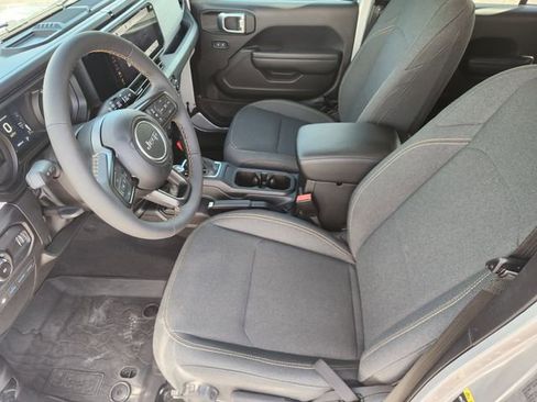 Used 2024 Jeep Wrangler Unlimited AWD/4WD image 12