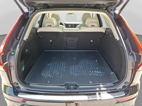 Used 2024 Volvo XC60 B5 Ultimate w/ Protection Package Premier AWD/4WD image 29