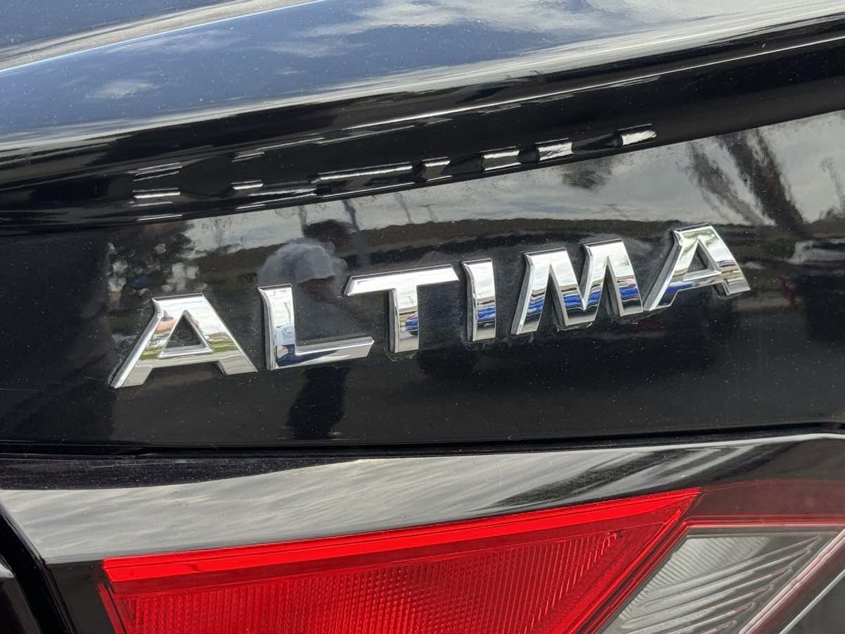 Used 2021 Nissan Altima 2.5 SR FWD image 10