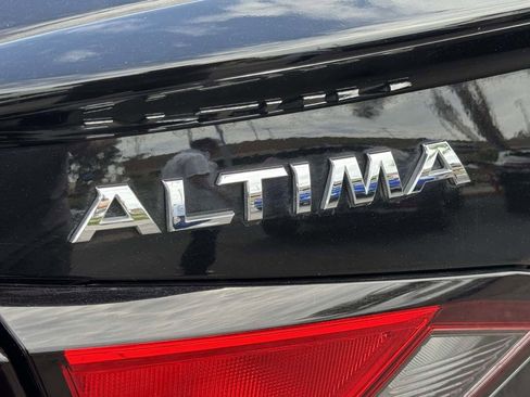 Used 2021 Nissan Altima 2.5 SR FWD image 10