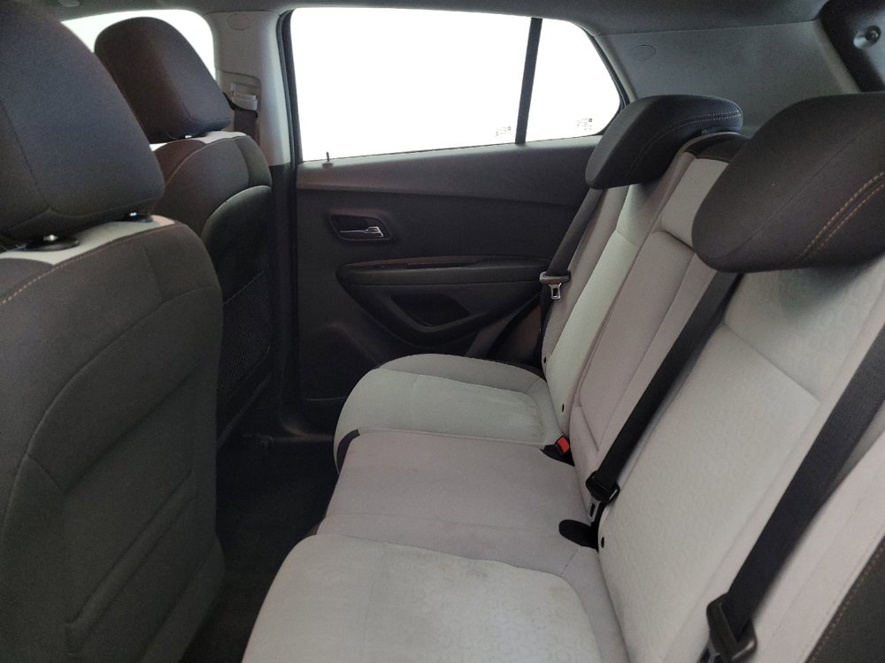 Used 2020 Chevrolet Trax LS FWD image 18